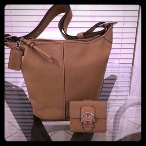 COACH CROSSBODY BUCKET CAMEL LEATHER BAG